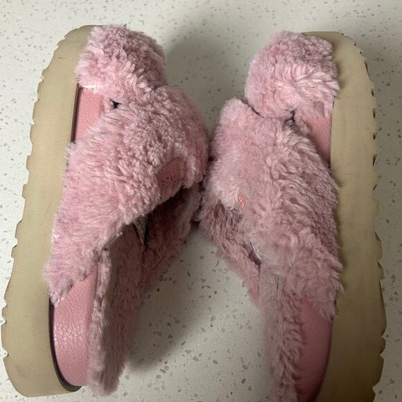 UGG Fuzz Sugar cross strap slide platform sandals in shell size 7 - Picture 13 of 14